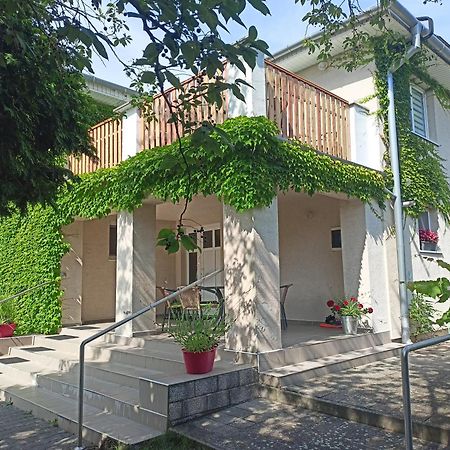 Dom V Zahrade Hotel Podhajska Bagian luar foto