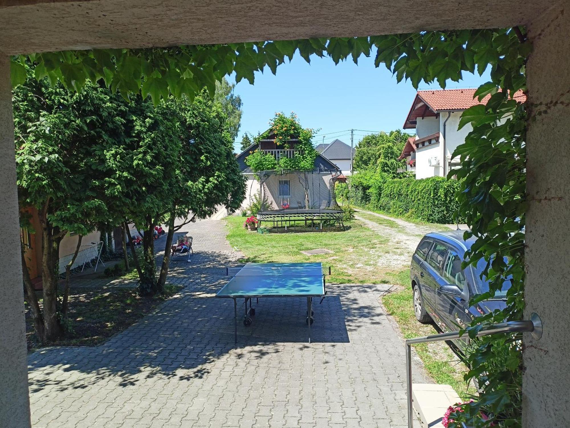 Dom V Zahrade Hotel Podhajska Bagian luar foto